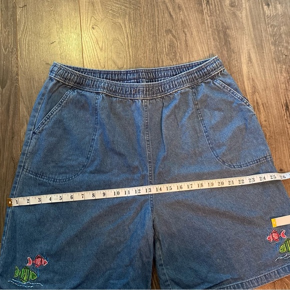 Vintage jean shorts mom style elastic waist denim shorts embroidered fish detail - Picture 7 of 11